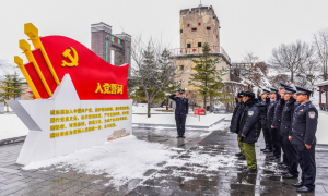 重返国门 再续家国情