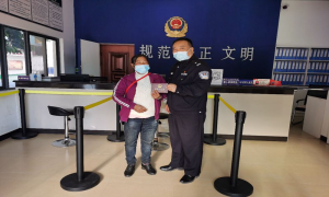 窗口服务不缺席 心系群众暖人心