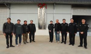 山里又见藏青蓝 冬日苗乡添温暖