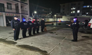 鲁掌边境派出所开展“警犬巡逻 保驾护航”活动
