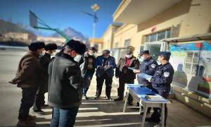 宣传边境法律法规 筑牢护边守法防线