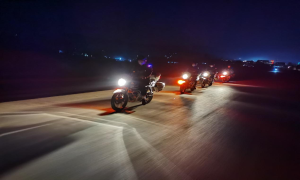 夜空下 那一抹靓丽“警色”
