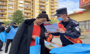 上江边境派出所深入辖区开展《中华人民共和国陆地国界法》宣传活动
