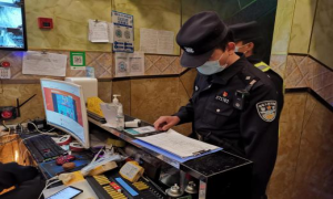 突击检查除隐患 民警助力保安全