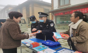 宪法日“摆摊”说法