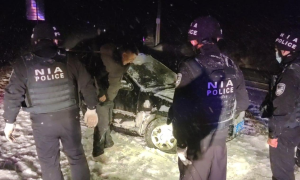 银装素裹北风吹  浴“雪”奋战显真情