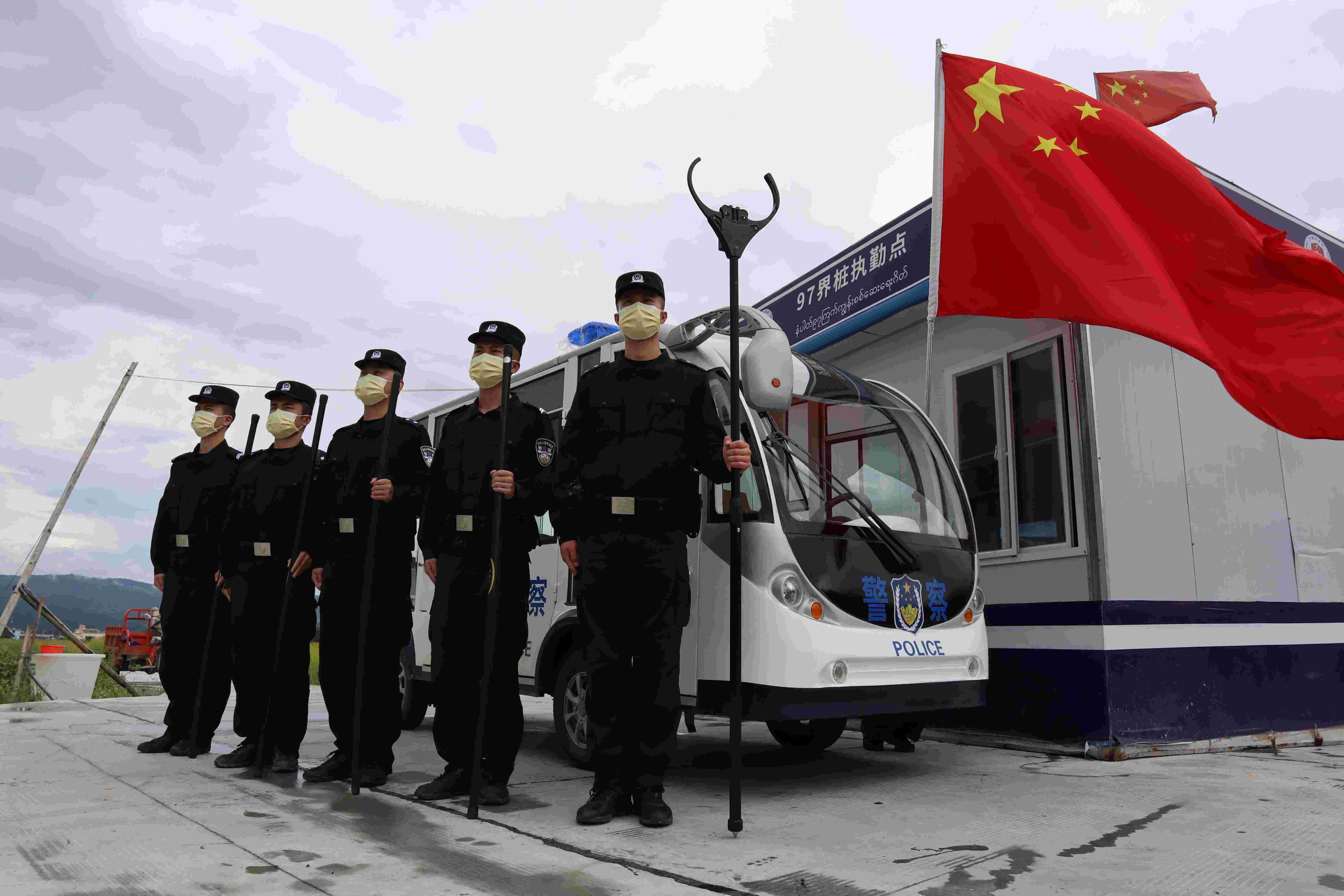 3.一线抗疫.jpg 3.一线抗疫.jpg