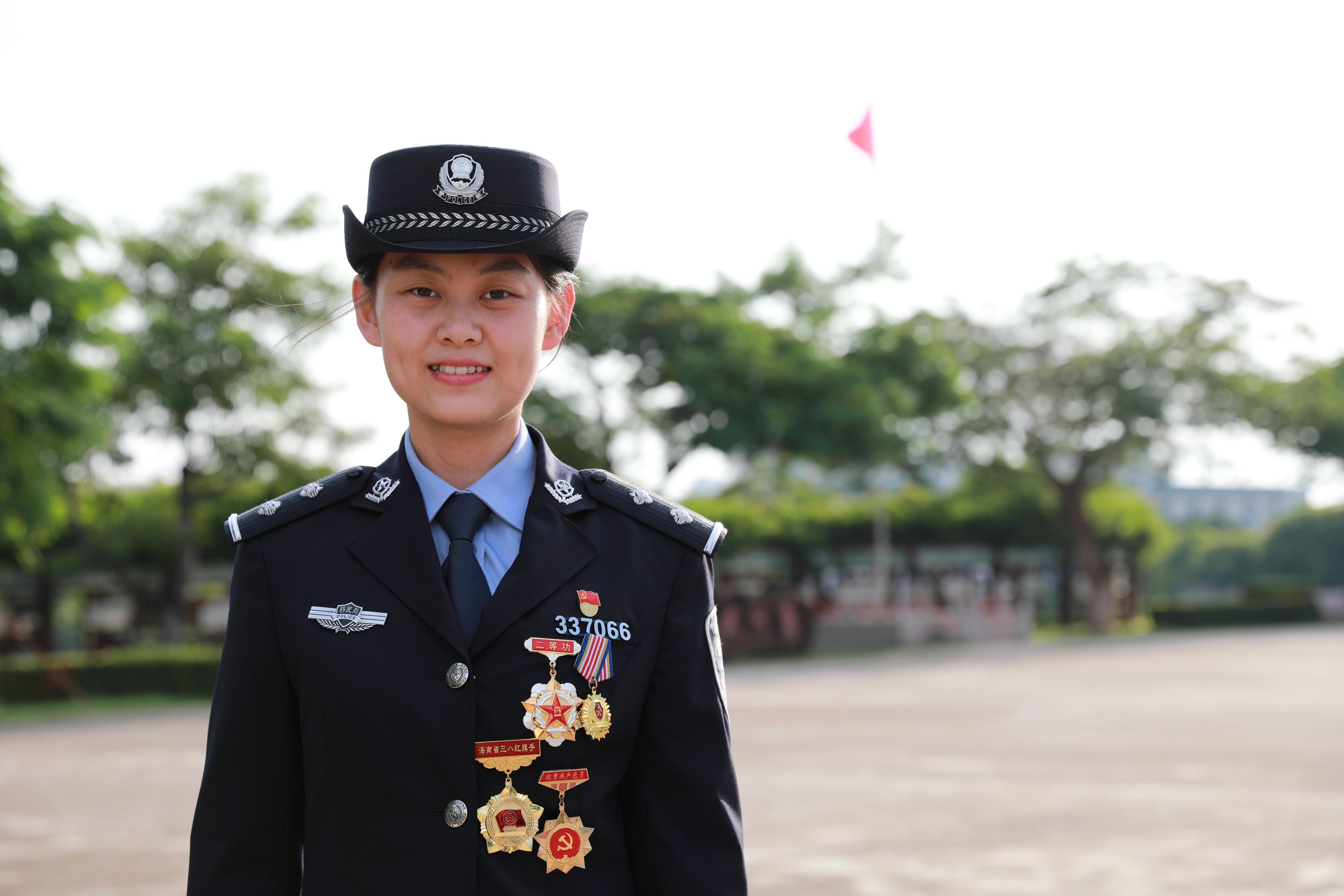 王东玉照片（蒙绪顺 摄）(1).jpg