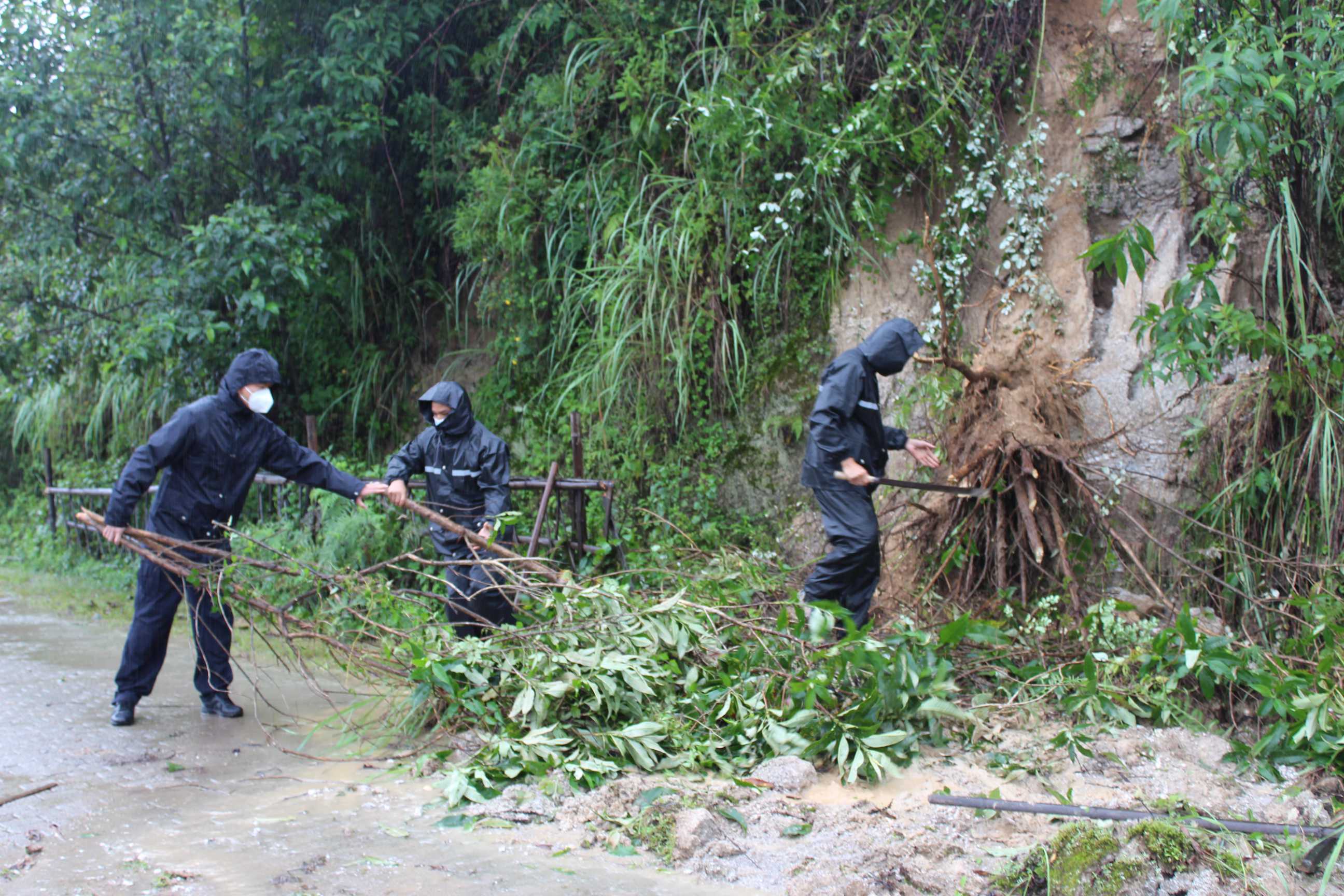 4救灾.jpg 4救灾.jpg