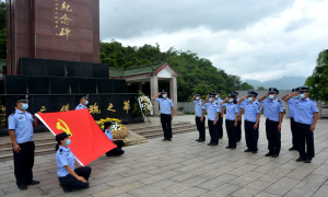 训词铮铮激斗志 警旗飘飘谱新篇