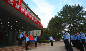 日照出入境边检站民警以行动践行守护国门的铮铮誓言