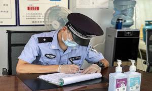 “95”后民警让青春之花在边境“疫”线绽放