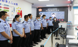 边检民警旁听庭审加强法治教育