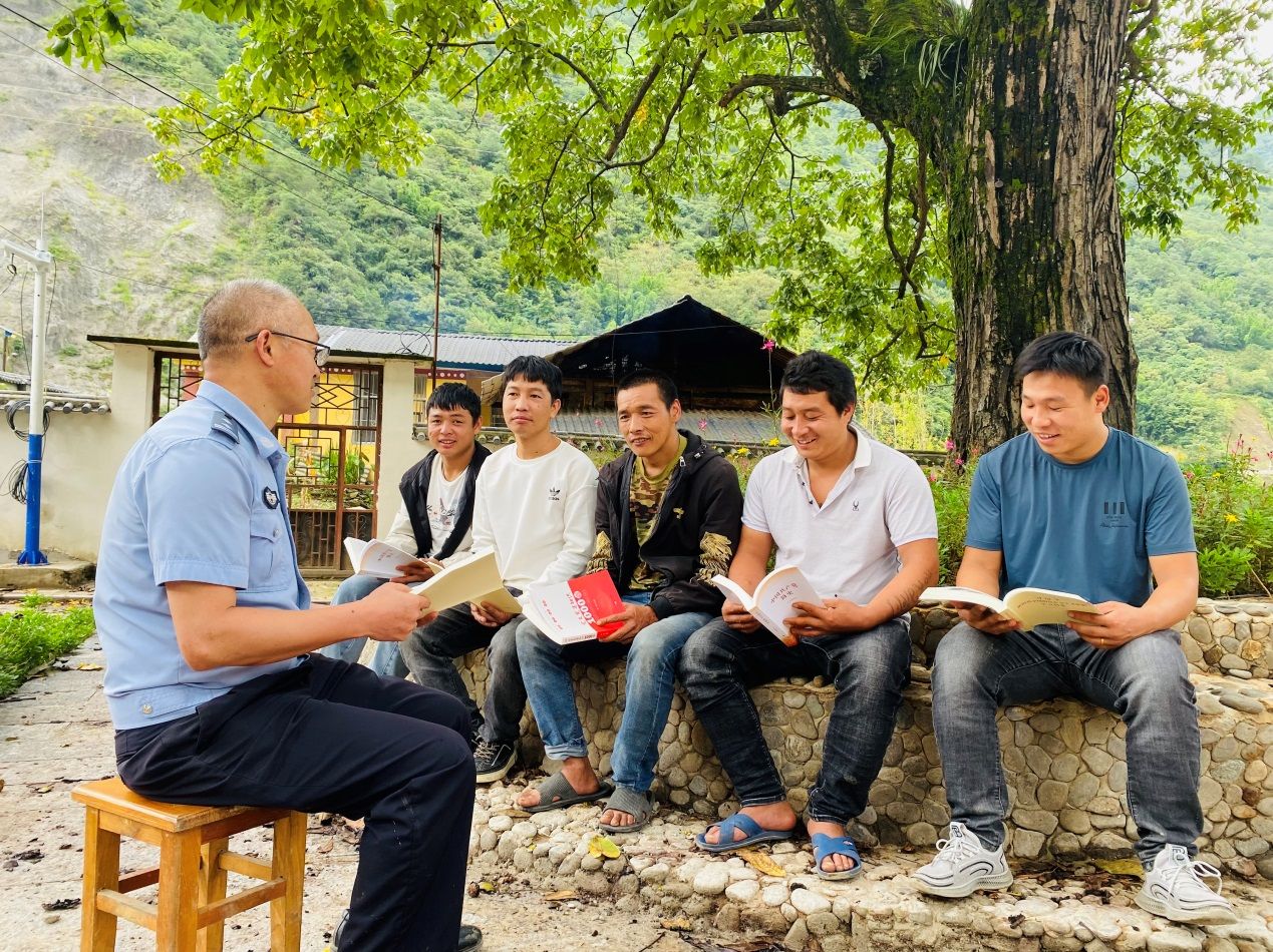 图片 2(1).jpg 图片 2(1).jpg