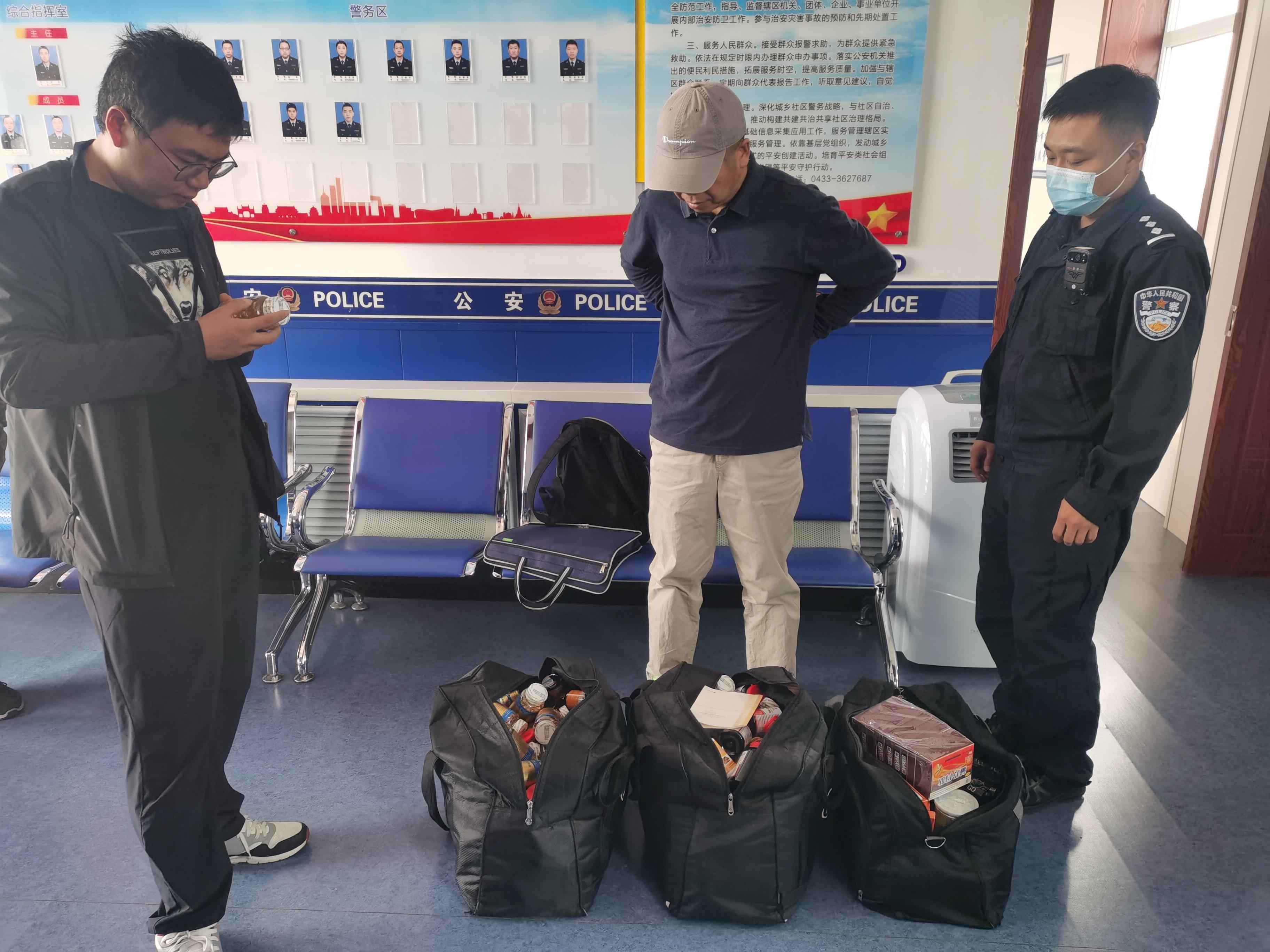 图片1(1).jpg 图片1(1).jpg