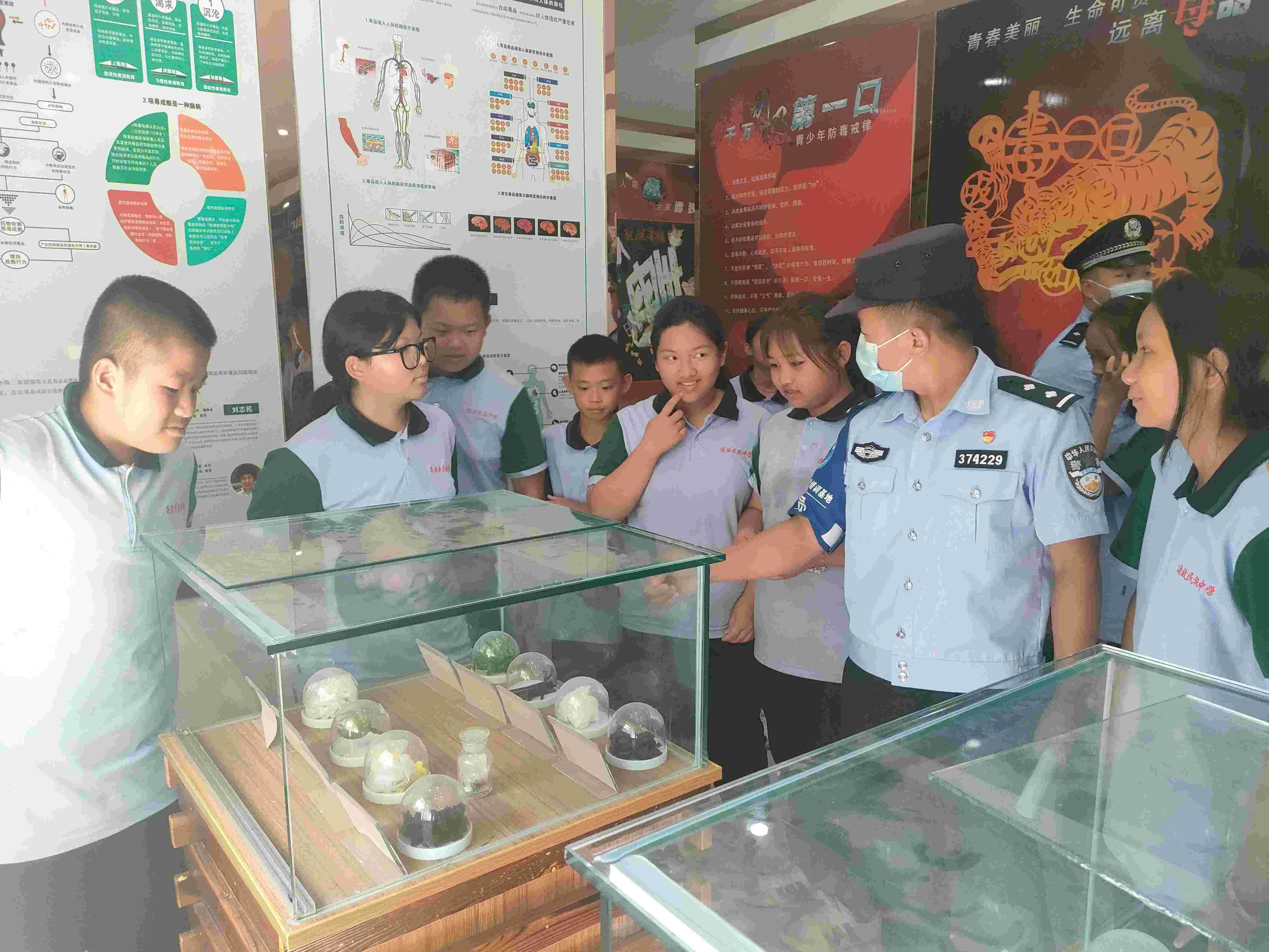 图片3.jpg 图片3.jpg