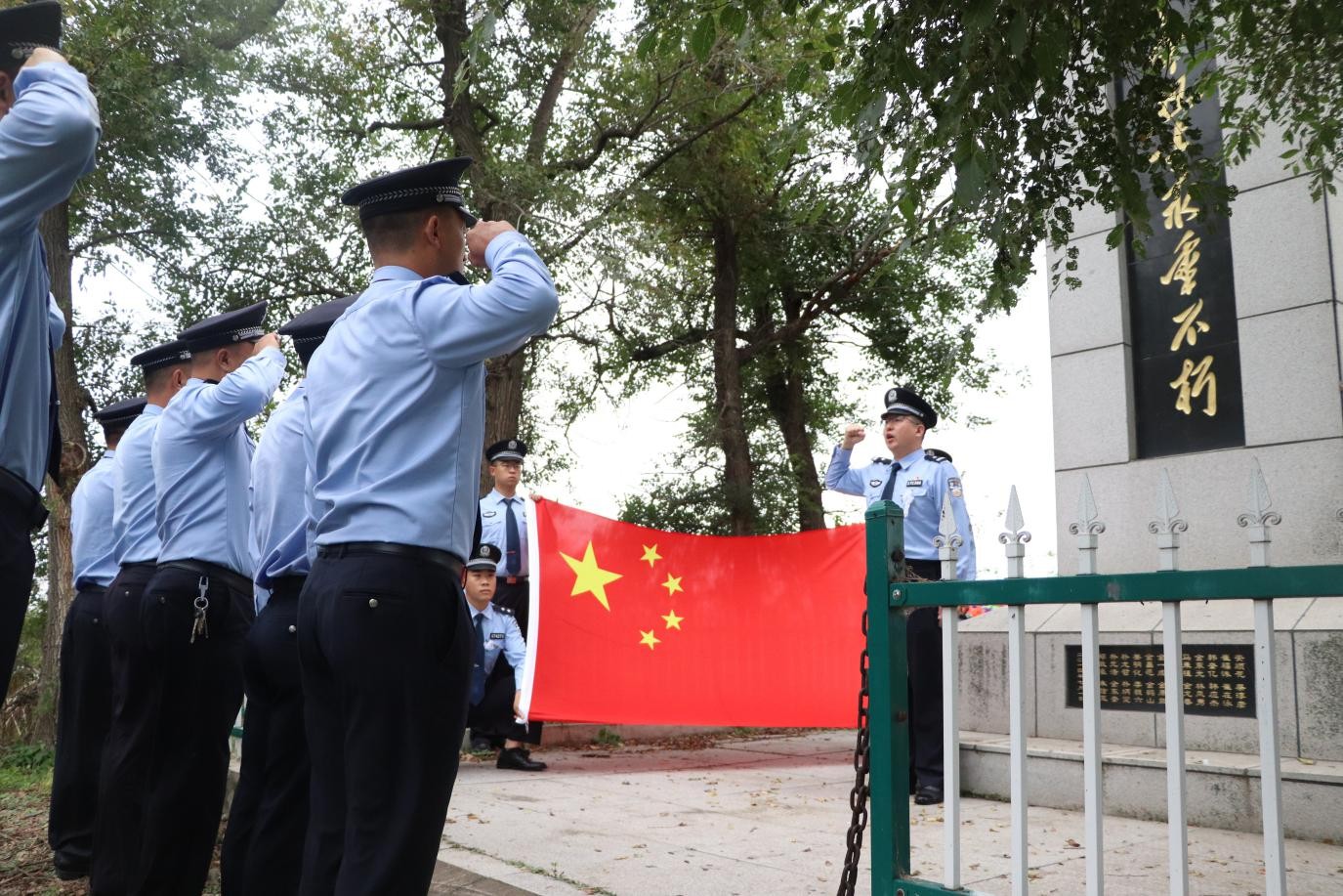 图片 4.jpg 图片 4.jpg