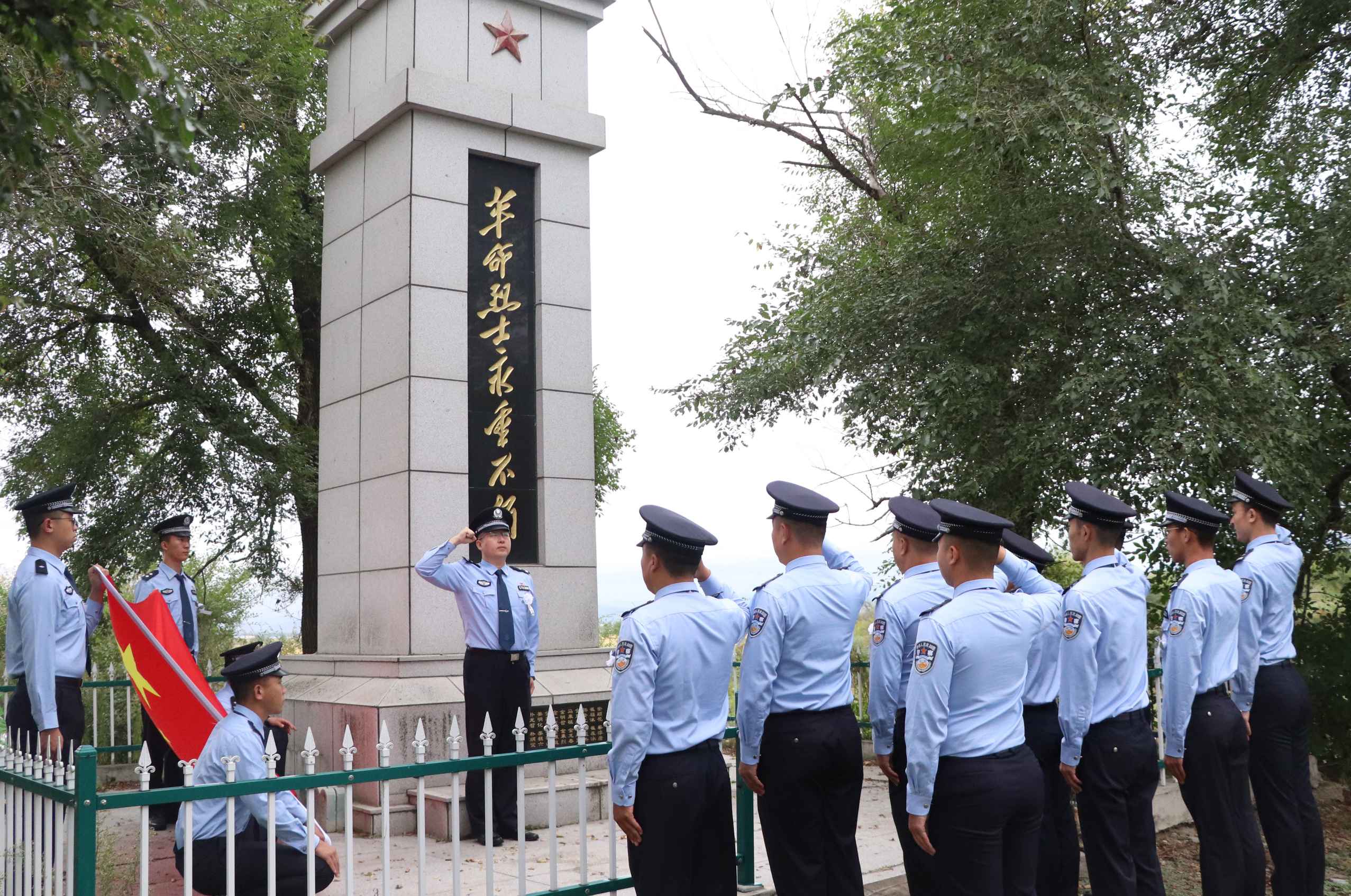 图片 1.jpg 图片 1.jpg