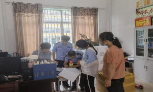 移民管理警察助力困难儿童圆了就学梦