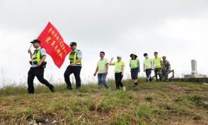 国门党建联合体  携手巡逻守边境