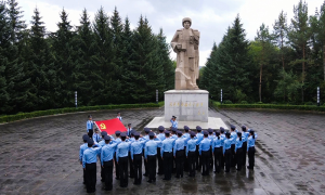 夯实党史学习 追寻红色足迹
