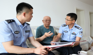 真情慰问老党员 不忘初心送温暖