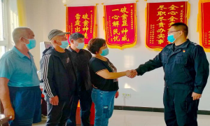 克孜布拉克边境派出所及时救助一名离家出走女孩