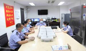 为了国门安全 他们连续通宵坚守
