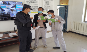 新疆加克拉克边境派出所积极对企事业单位开展节前安全检查