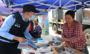 白山新市边境派出所开展边境法律法规宣传活动筑牢护边守法防线