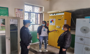 吐古青布拉克边境派出所组织民警开展开学前校园安全大检查