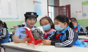 开学第一课  点亮爱国心