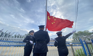 边境线上，警民攥指成拳共表抗“疫”决心