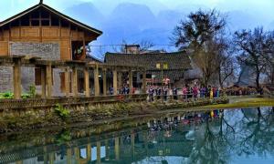 贵州铜仁：旅游产业美乡村富农家
