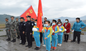 芦果边境派出所开展烈士纪念日祭扫活动