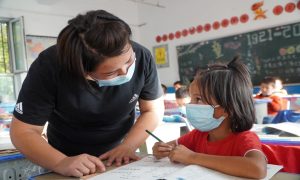 教师的担当 警察的坚守