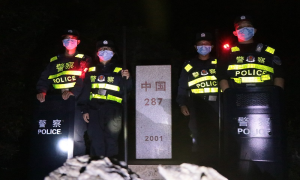 中秋节前，“月亮坝”上说月亮