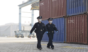 甘舍小家顾大家 青春热血铸国门