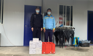民警卡点执勤忙 爱心企业送温暖