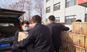 节前慰问暖警心 激励斗志守平安
