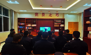 从楷模身上汲取奋进力量 逐梦新征程