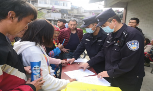 入户走访“永不停歇” 为民服务“没有距离”