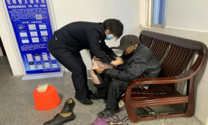 凭祥边境派出所及时帮助患有老年痴呆症的九旬老人回家受赞誉