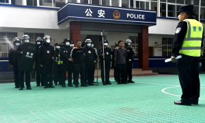 马吉边境派出所开展营区防袭扰处突演练