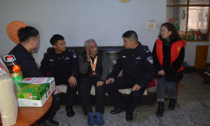 浓浓关爱 温情慰问