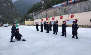 丙中洛边境检查扎实开展全警实战大练兵