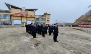 昂首阔步向前进 喜迎人民警察节