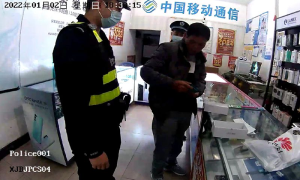粗心误把手机丢，民警火速帮找回