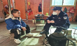 民警寒假勤入户 冬季用爱暖童心
