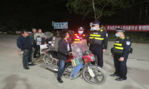 绿春边境管理大队把好岁末年初道路交通“安全关”